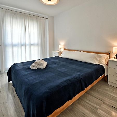 Love Rent4 Malaga Playa Del Bajondillo توريمولينوس المظهر الخارجي الصورة