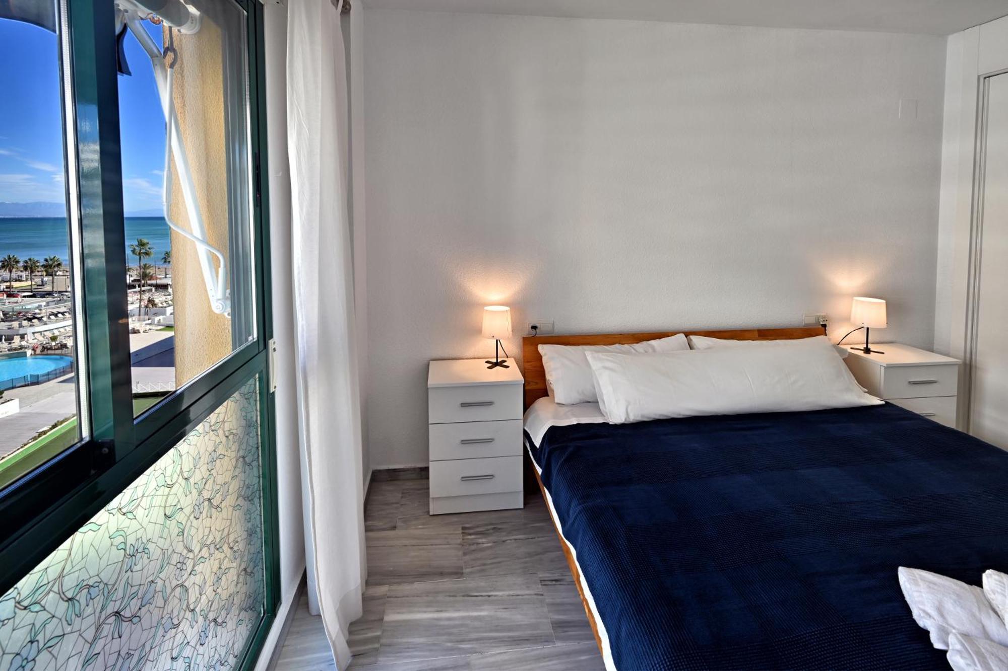 Love Rent4 Malaga Playa Del Bajondillo توريمولينوس المظهر الخارجي الصورة