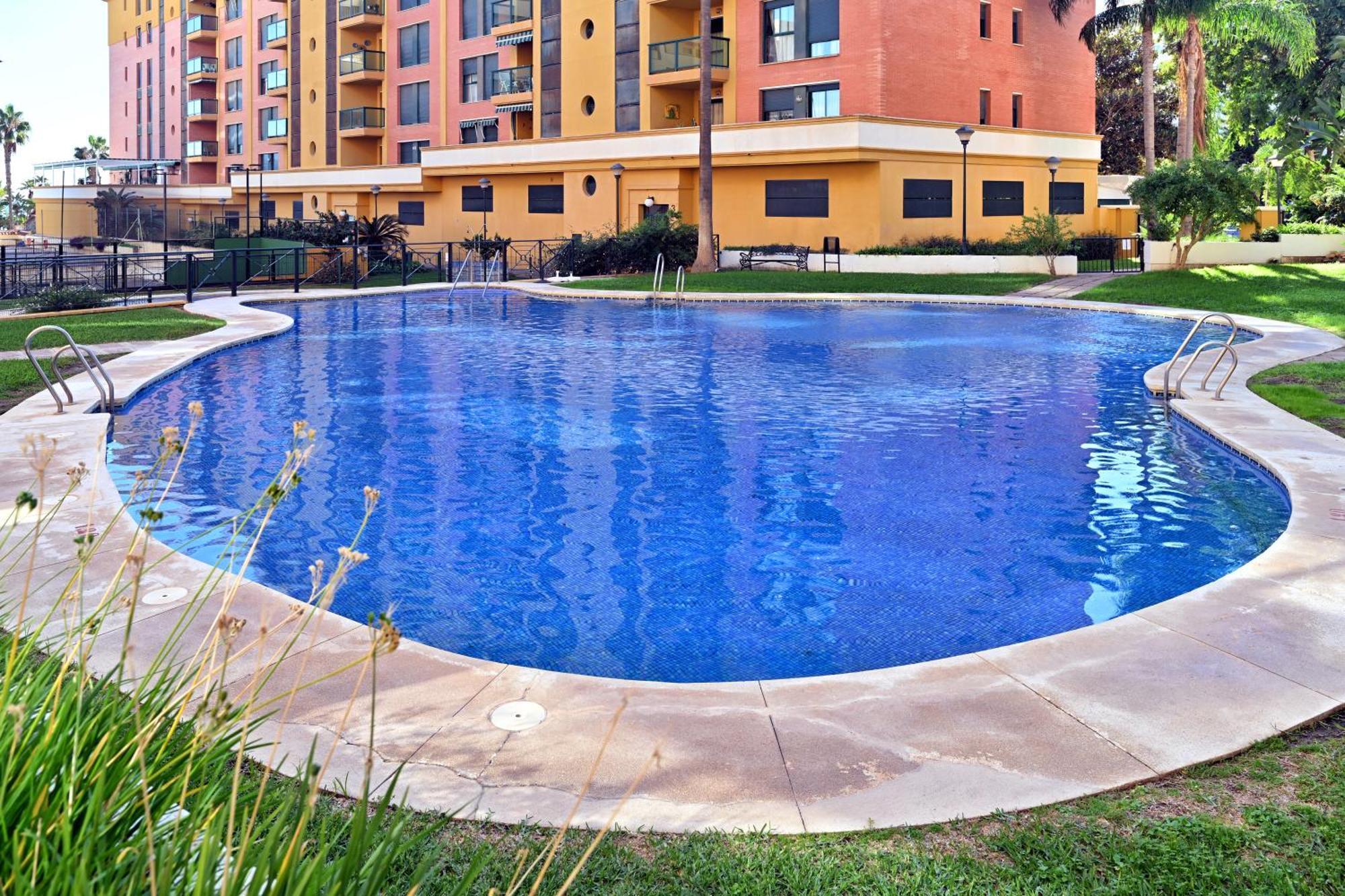 Love Rent4 Malaga Playa Del Bajondillo توريمولينوس المظهر الخارجي الصورة